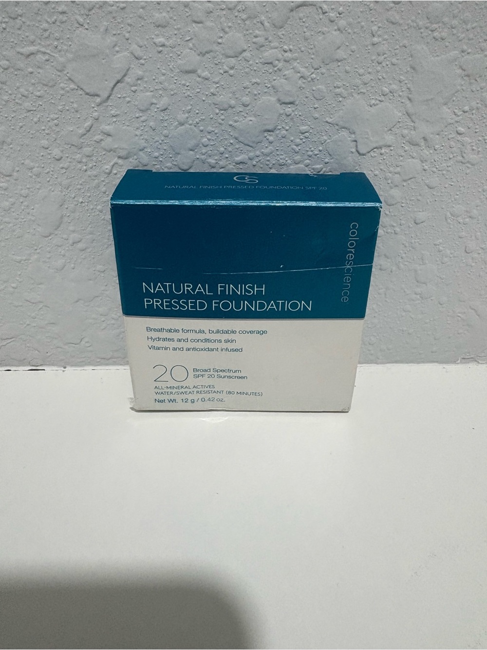NEW Colorscience Natural Finish Pressed Foundation SPF 20 - light ivory